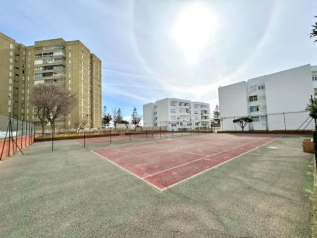 Gatu Valdeplaya 1ª Linea Playa Piscina Parking 3 Dormit 2 Banos, Solo Familias O Grupos Mayores De 25 Anos Apartment El Puerto de Santa Maria Exterior photo